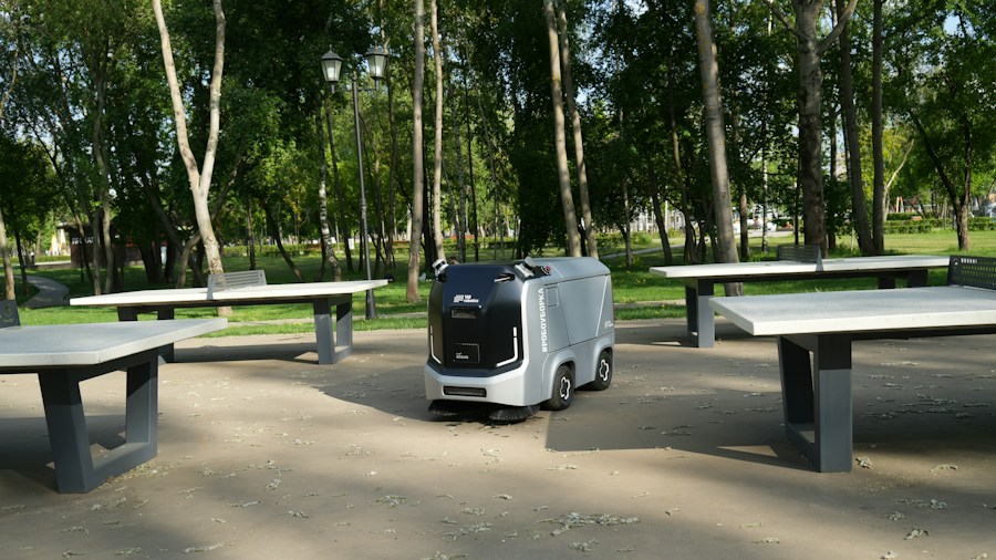 Chevrolet Silverado Goes Autonomous for Military Logistics: What Shoppers Should Know 1 autonomous vehicle technology concept