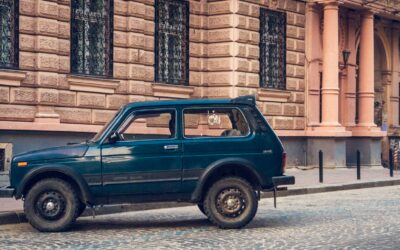 Japanese Customizer Recreates 1990s GMC Look on Tiny SUV