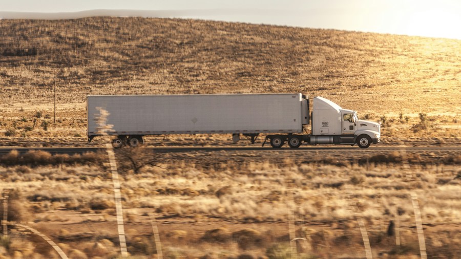 Hankook Tire Climbs Toward Global Top Five: What Shoppers Should Know 2 commercial truck fleet logistics