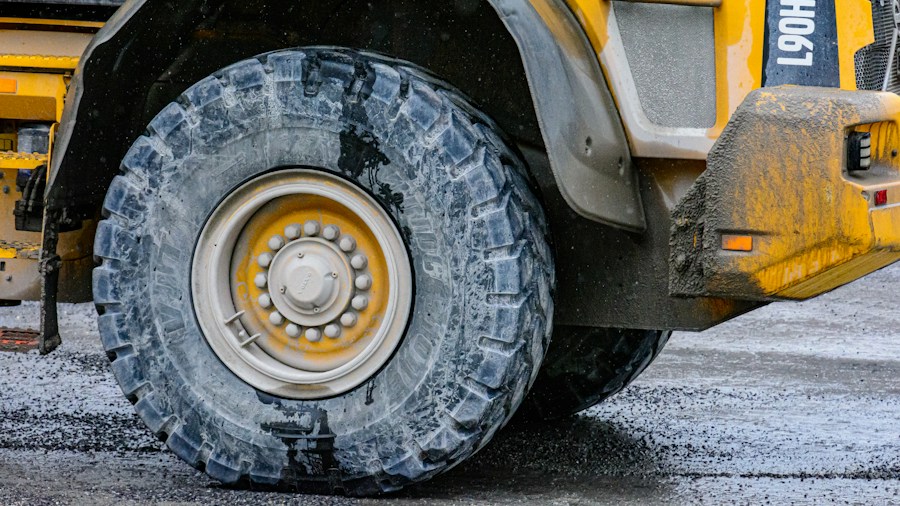 How Tire Selection Affects Fleet Performance What Buyers Should Know 2 construction equipment tire
