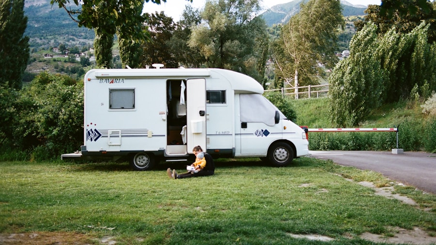 RV Market Shifts into Fall Season What Buyers Should Know 1 couple inspecting motorhome exterior