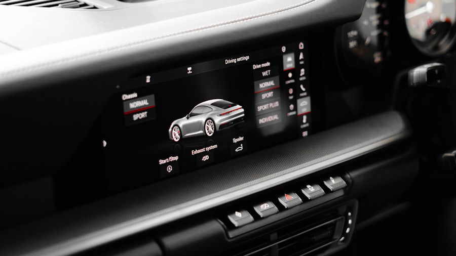 2027 Silverado V8 Engines Drop Oil Dipstick for Digital Gauge: What Buyers Should Know 2 dashboard infotainment screen display