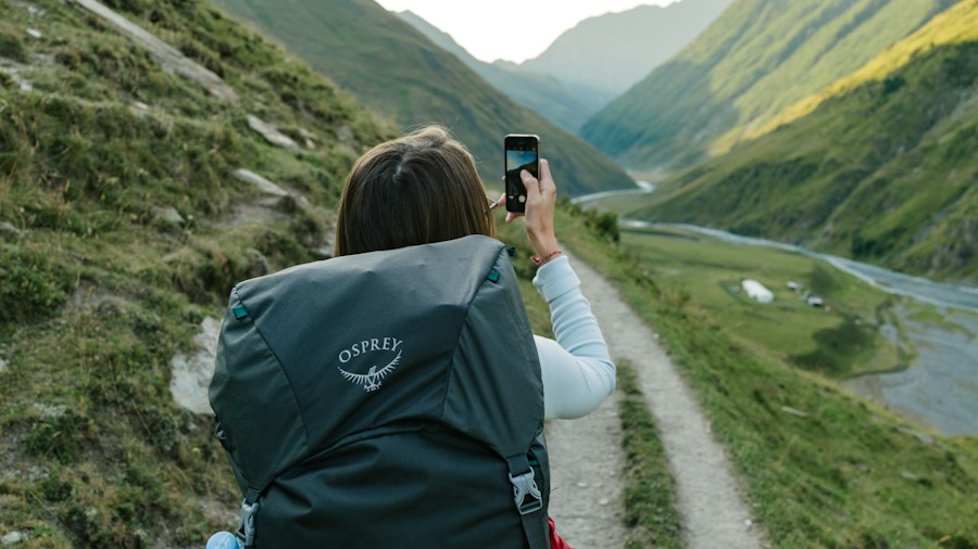 driver recording trail adventure smartphone