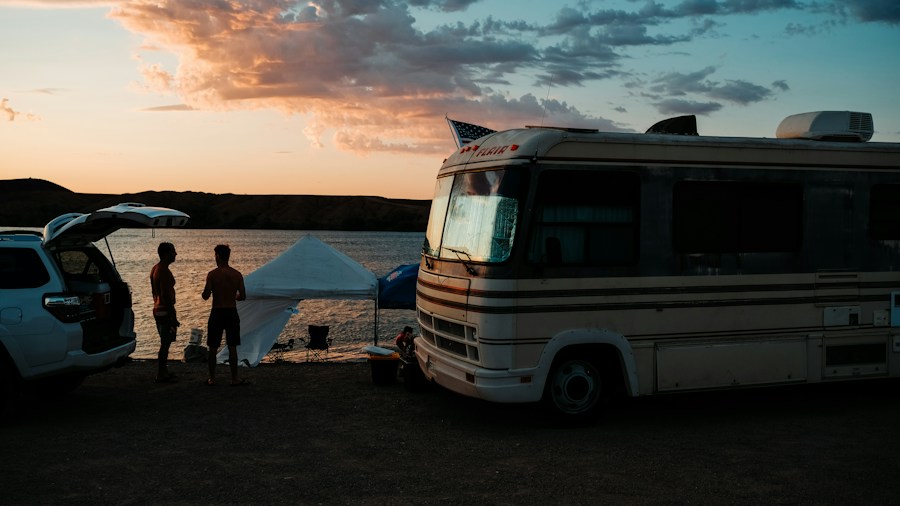 Winnebago Arka Recalled: What RV Buyers Need to Know About Weight Rating Issues 2 family checking RV specifications before trip