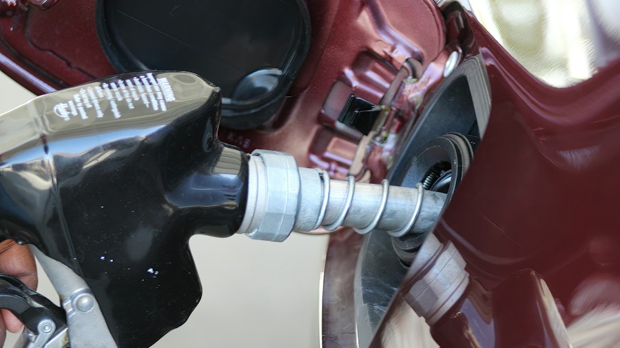 FAST Precision Flow LS2 and LS7 Fuel Injectors Launch: What Buyers Should Know 2 fuel injector installation closeup