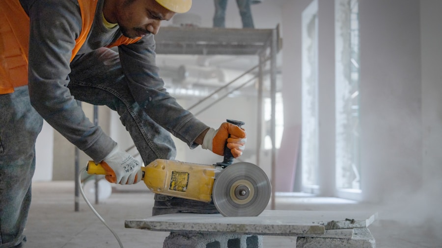 DeWalt Releases New XR Tabless Battery What Buyers Should Know 2 heavy duty power tools jobsite