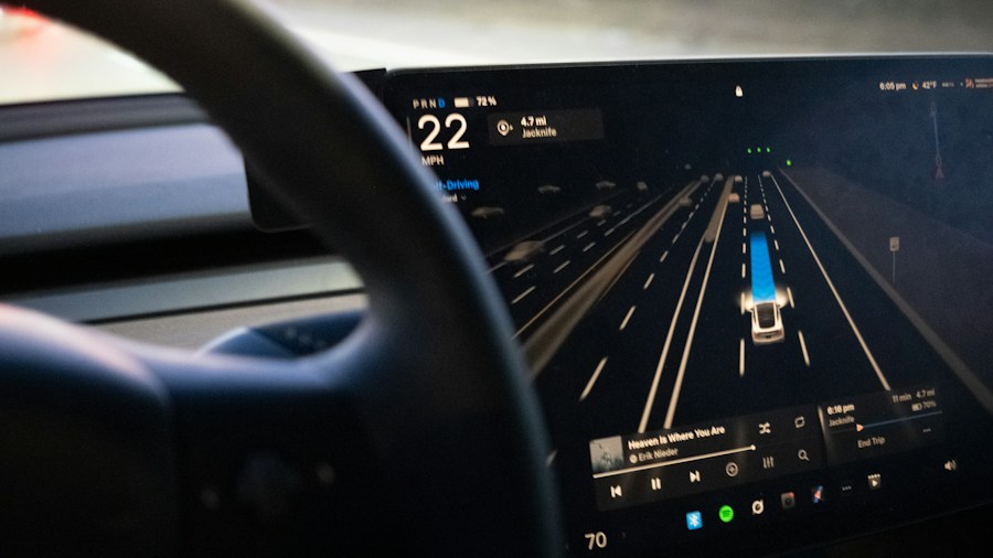 Hankook Tire Climbs Toward Global Top Five: What Shoppers Should Know 1 highway driving electric vehicle