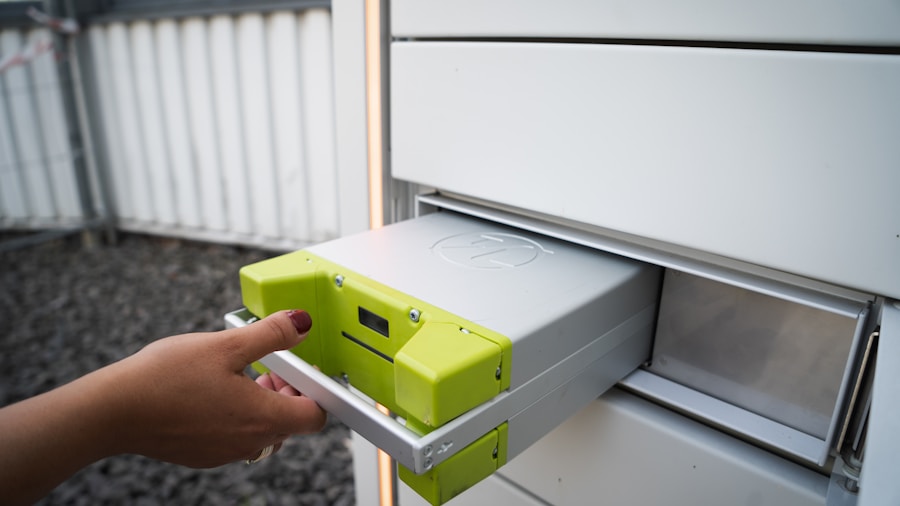 Sunrun Shifts to Direct Sales: What Tesla Owners and Solar Shoppers Should Know 2 home battery storage system