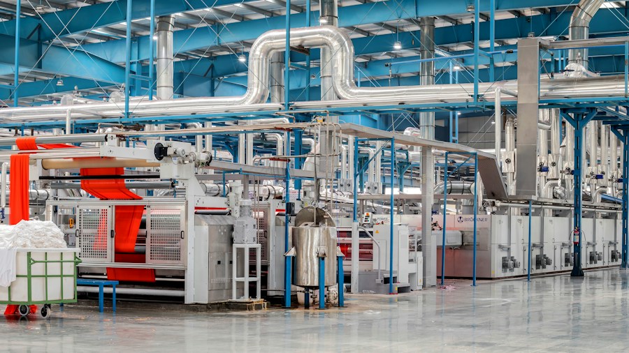 China Aims for Mass Produced Solid State EV Battery by 2030 What It Means for Shoppers 1 manufacturing factory production line