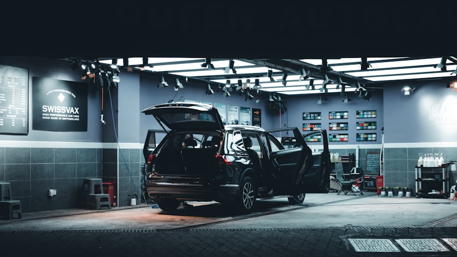 Toyota Tundra Engine Testing Gets Unusual: What the Hammer Test Means for Buyers 1 mechanic diagnostic tools workshop