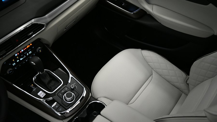 Cadillac Vistiq Wins Top International Design Award: What Buyers Should Know 1 modern car cabin technology interior