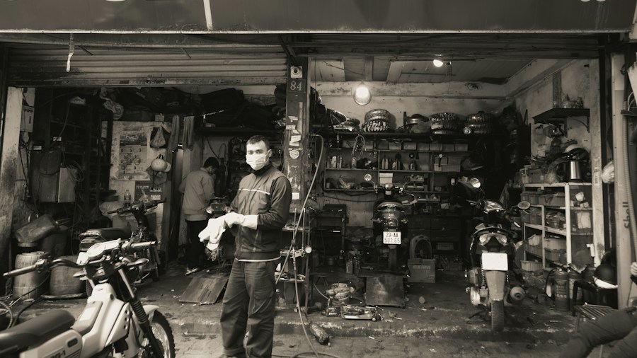 Harley-Davidson Dealer Milestone and Powersports Industry Shifts: What Riders Should Know 2 motorcycle service technician workshop