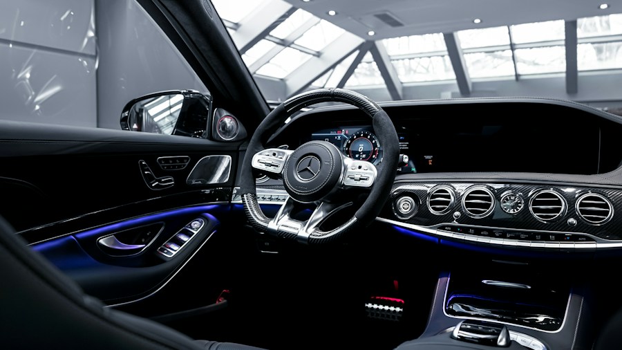 2028 Volvo XC60 Facelift Arrives with Game Changing Plug in Hybrid What Buyers Should Know 1 premium car interior dashboard technology