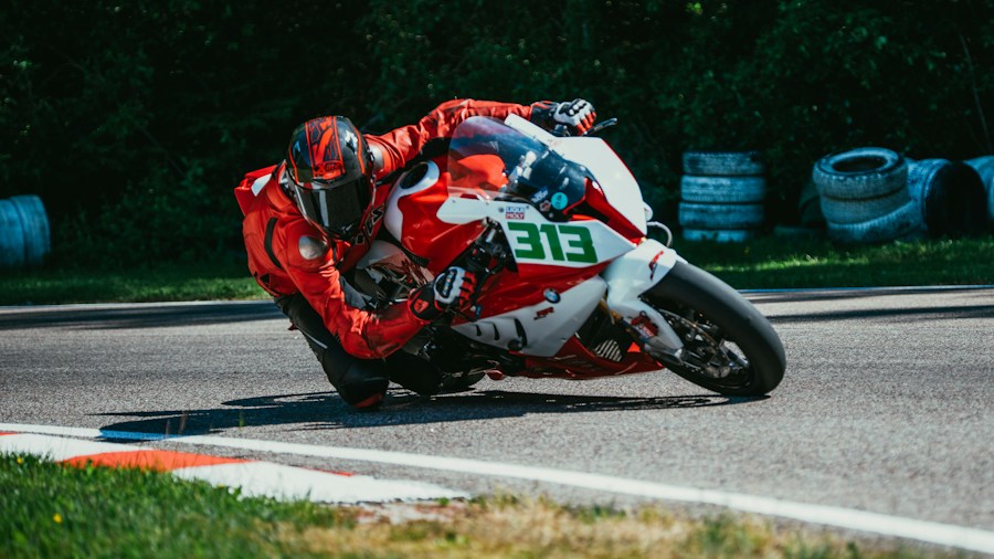 racing motorcycle engine technology