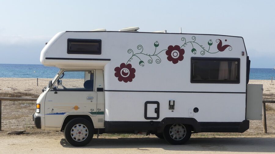 Nebraska RV Franchise Law Takes Effect: What Buyers Should Know 1 RV dealership sales floor