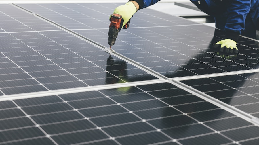 Sunrun Shifts to Direct Sales: What Tesla Owners and Solar Shoppers Should Know 1 solar installation technician working