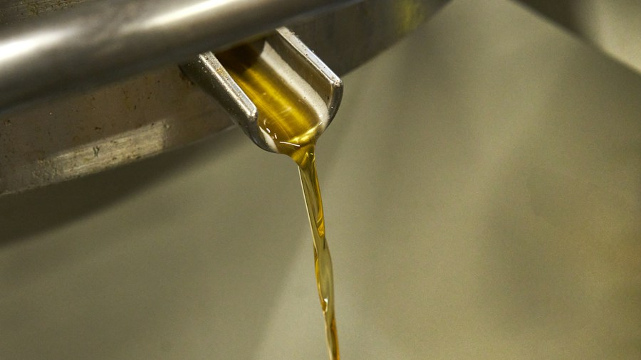 Oil Filter Types Explained: Spin-On vs Cartridge for Your Vehicle 1 spin-on oil filter threaded installation