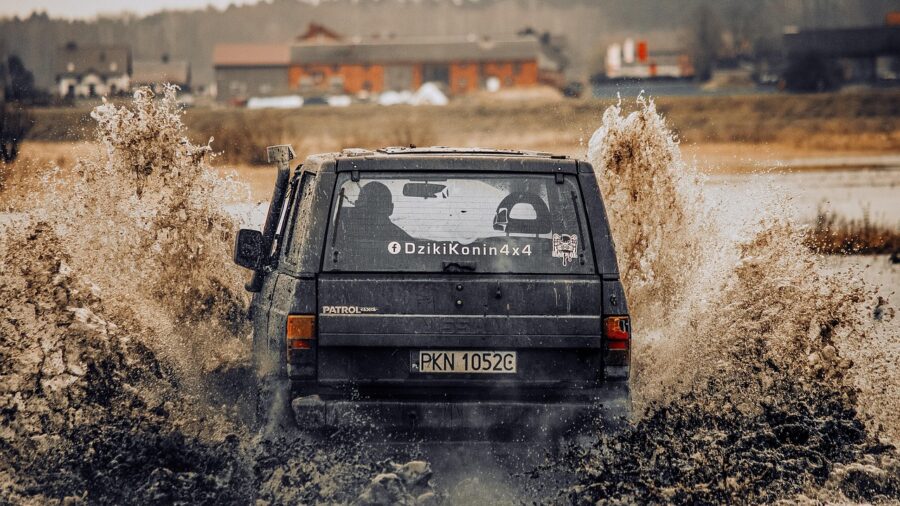 GMC Nostalgia Trend Takes Shape as Japanese Customizer Reimagines Iconic 1990s SUV Look 1 square headlights custom off-roader