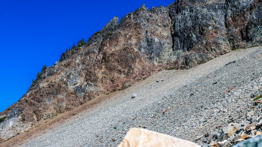 Range Rover Electric Launches with 333 Miles of Range: What Off-Road Shoppers Need to Know 2 SUV climbing rocky slope