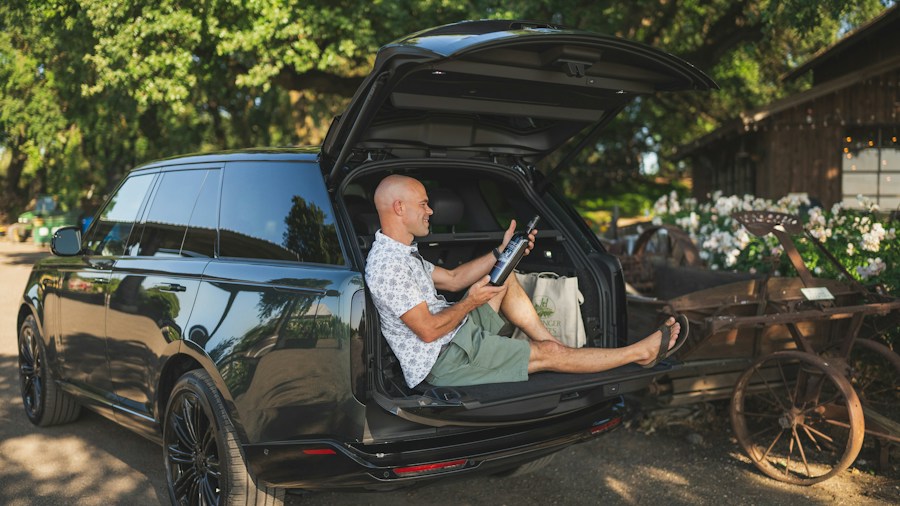 SUV ergonomic loading features