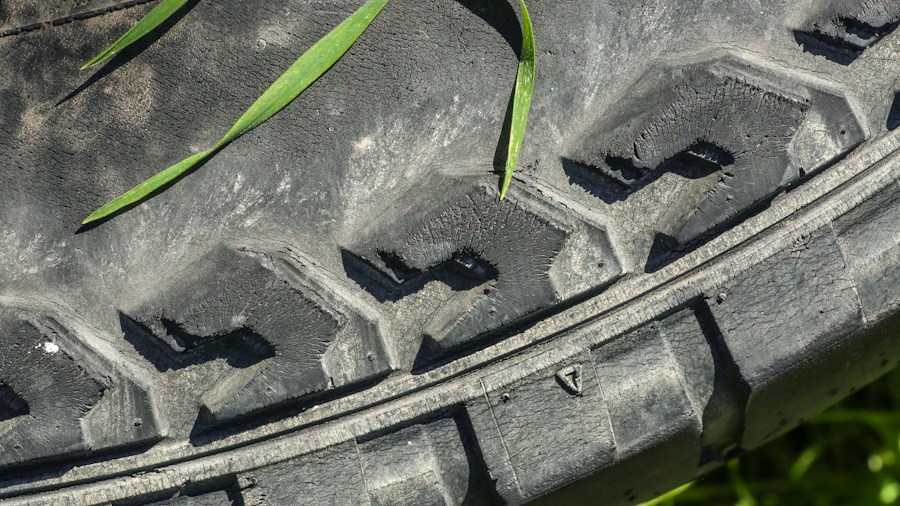 tire tread water drainage