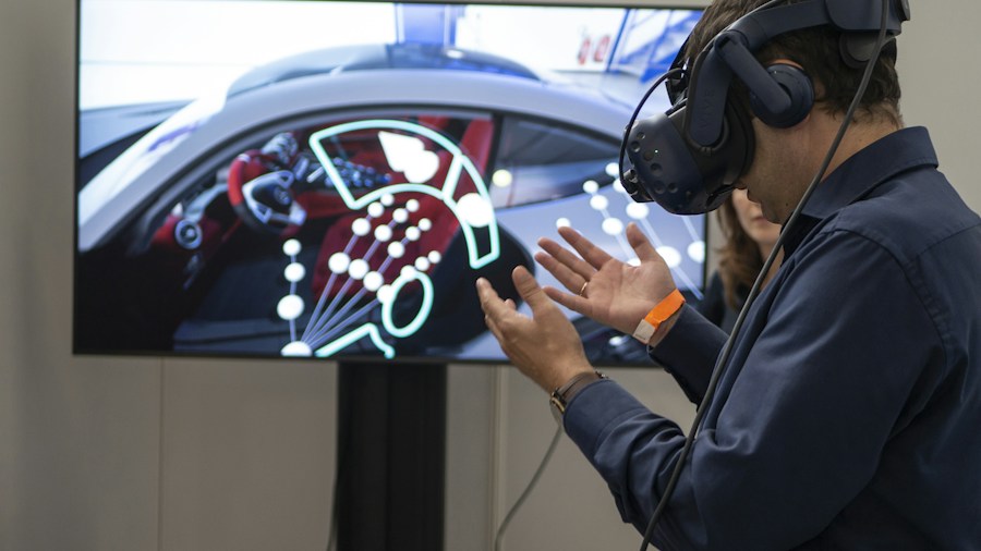 virtual reality racing experience