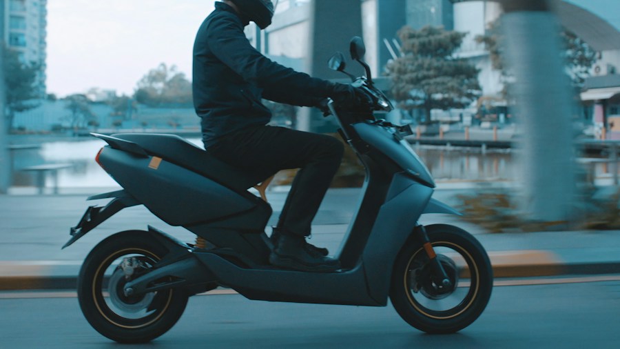 young rider electric motorcycle city